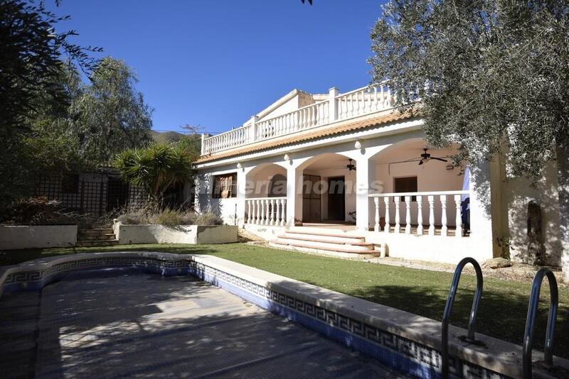 6 Cuarto Casa de Campo en venta