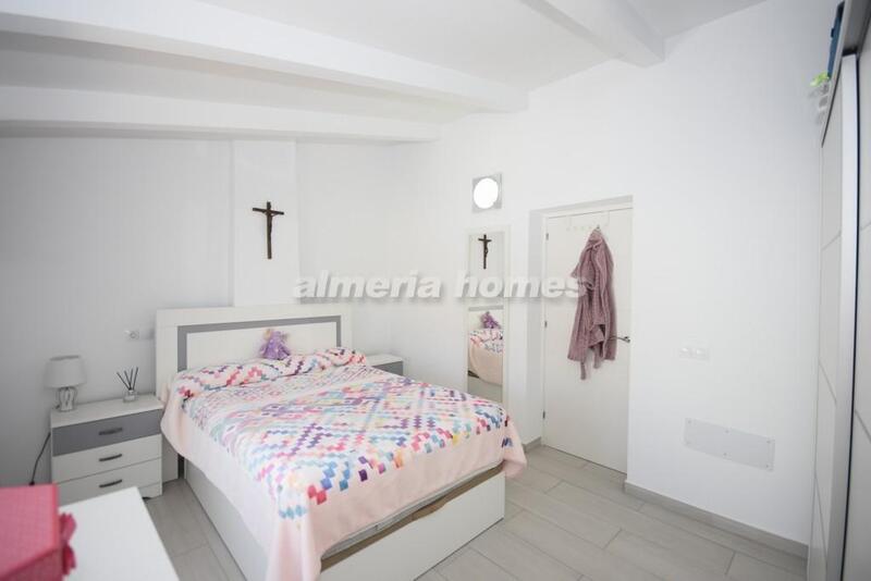 3 bedroom Country House for sale
