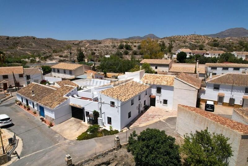 3 bedroom Country House for sale