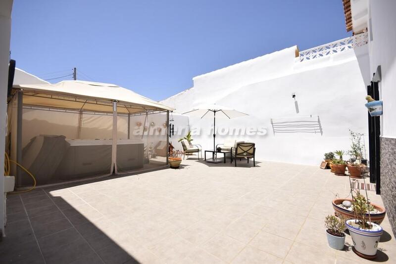 3 bedroom Country House for sale
