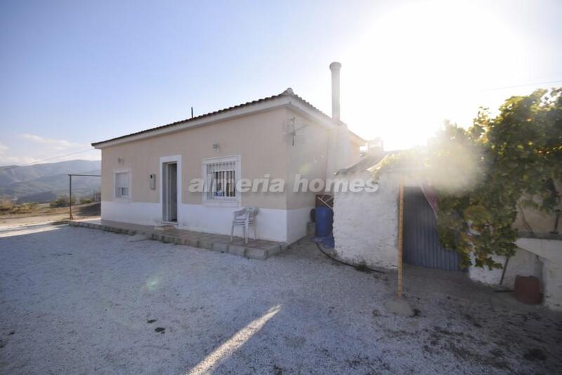 Villa till salu i Somontin, Almería
