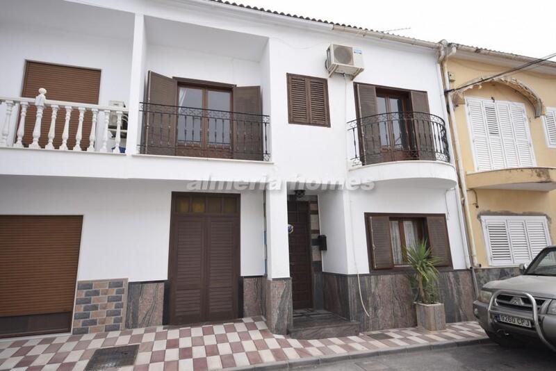 Maison de Ville à vendre dans Cantoria, Almería