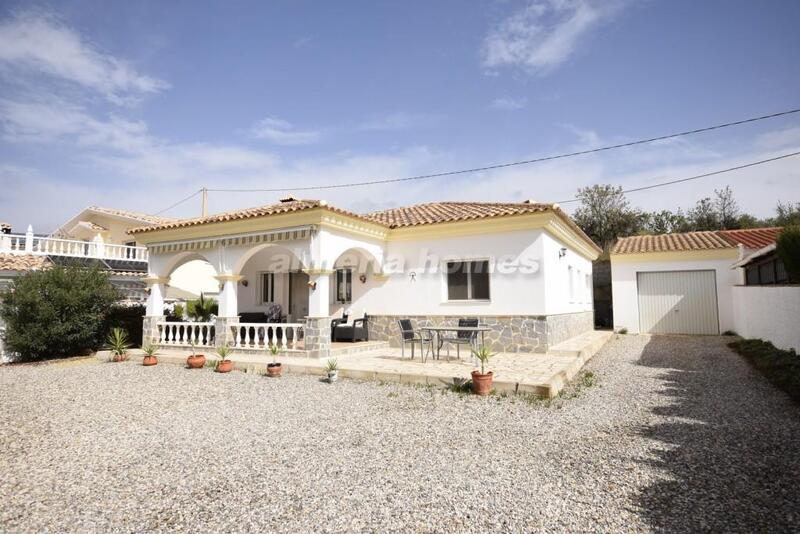 Villa til salg i Cantoria, Almería