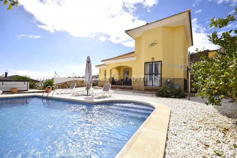 Villa til salg i Partaloa, Almería