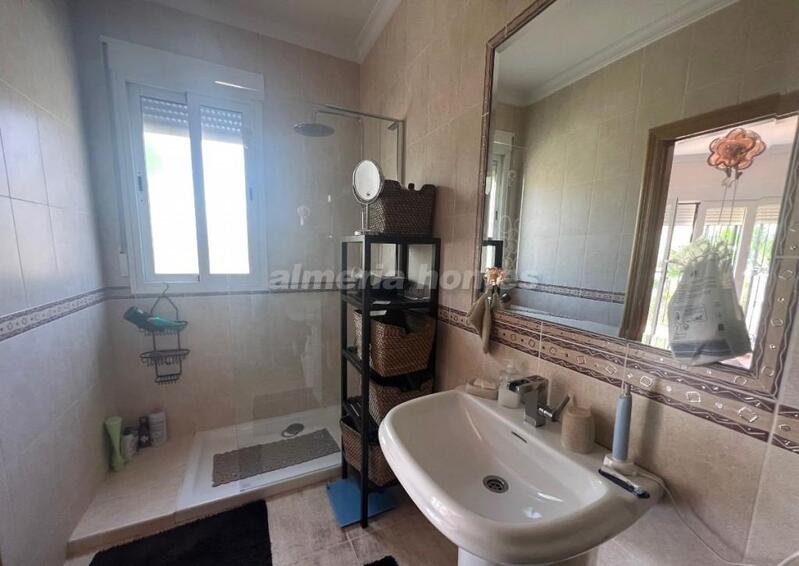 4 Cuarto Villa en venta