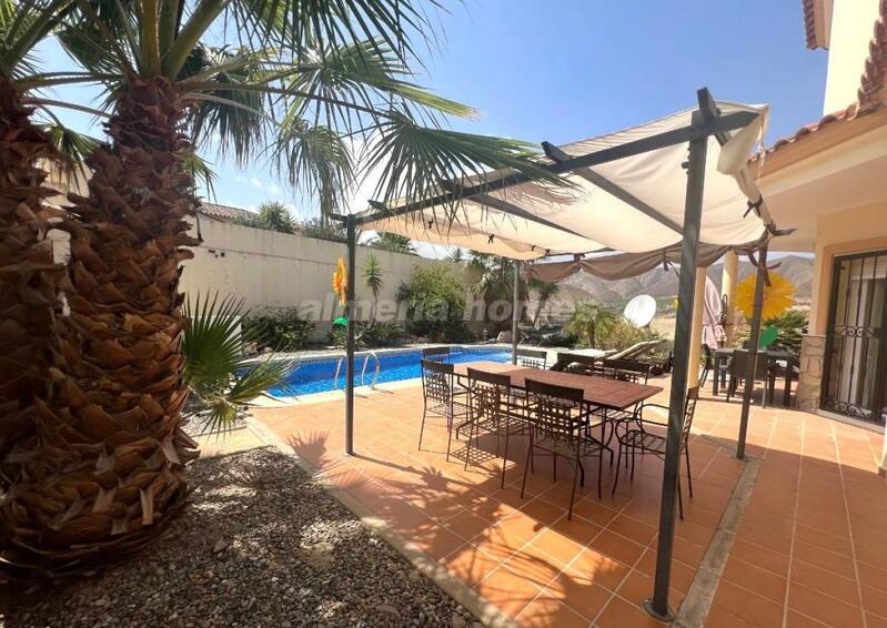 4 Cuarto Villa en venta