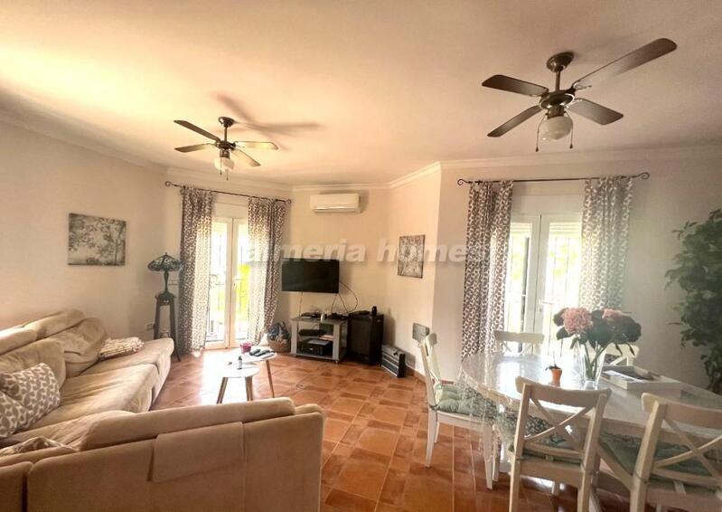4 Cuarto Villa en venta