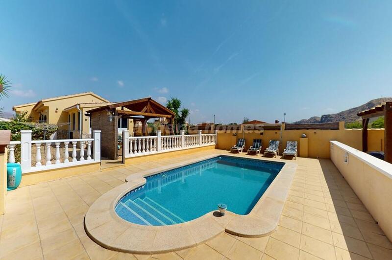 Villa for sale in Arboleas, Almería