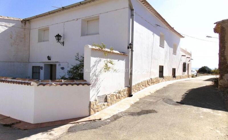 6 bedroom Country House in Zurgena