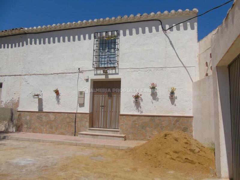 Country House for sale in Cantoria, Almería