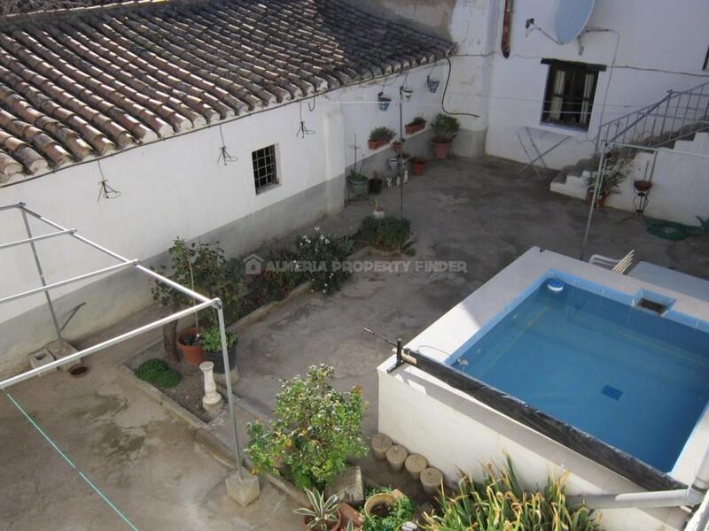 Townhouse for sale in Caniles, Granada