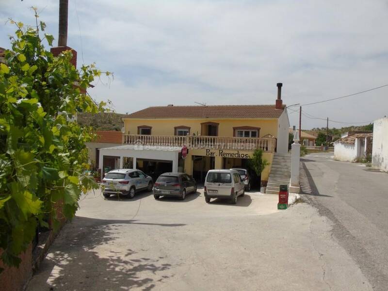 Erhvervsejendom til salg i Oria, Almería