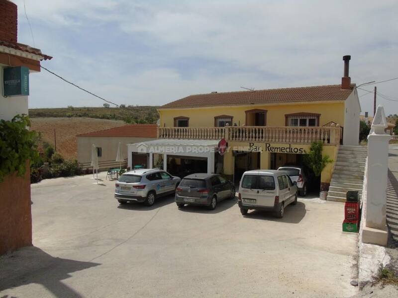 3 Cuarto Local Comercial en venta