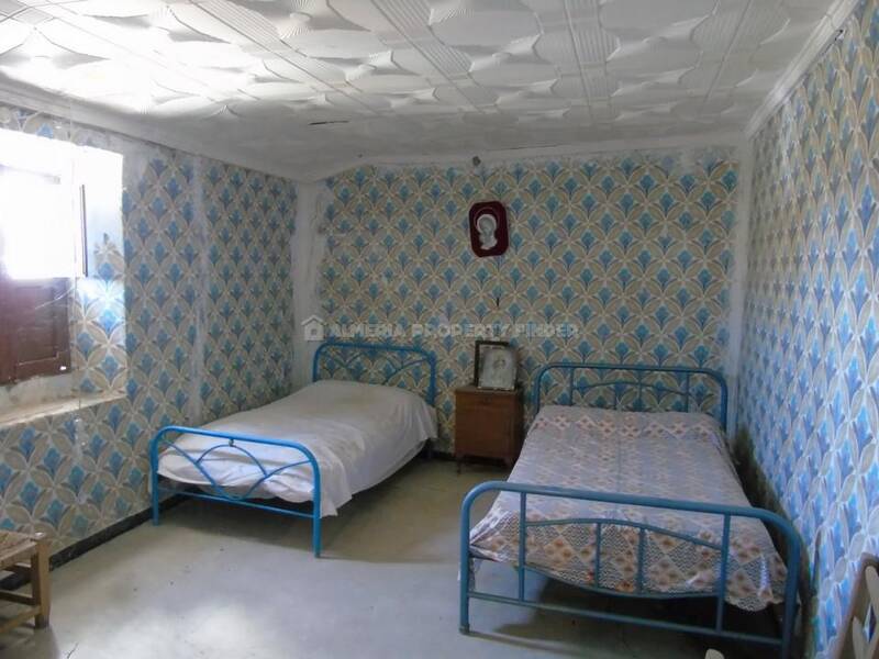 3 спальная комната Деревенский Дом продается