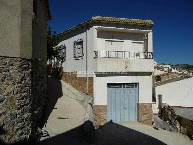 Townhouse for sale in Lucar, Almería