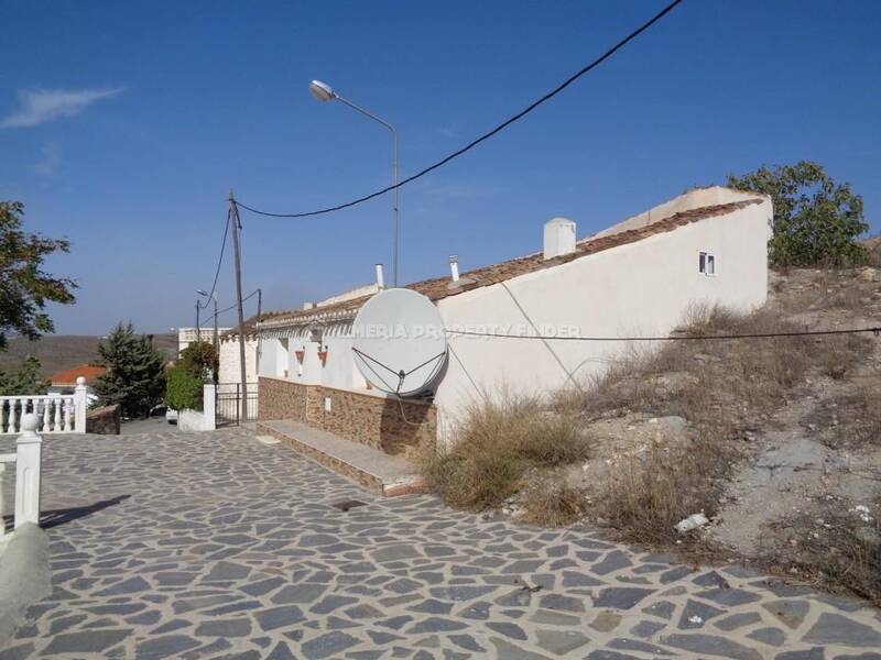 2 Cuarto Casa de Campo en venta