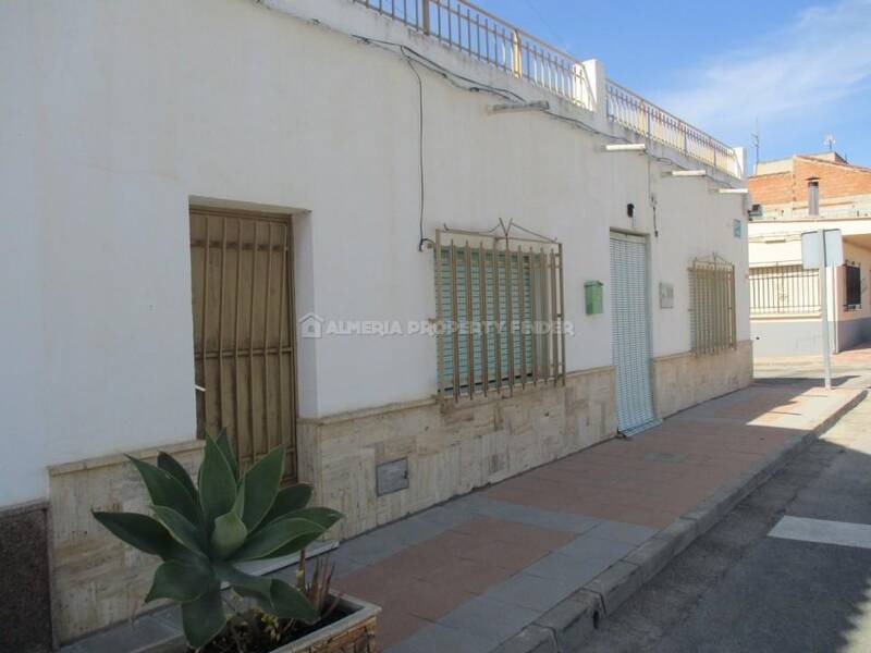 Townhouse for sale in La Alfoquia, Almería