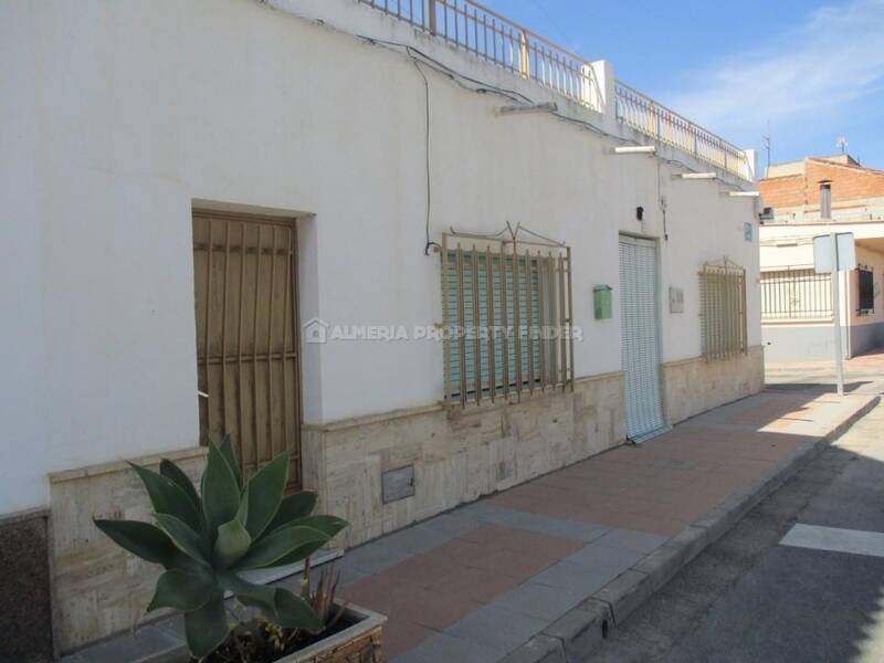 Adosado en venta en La Alfoquia, Almería