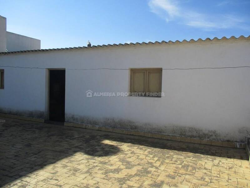 3 bedroom Townhouse for sale