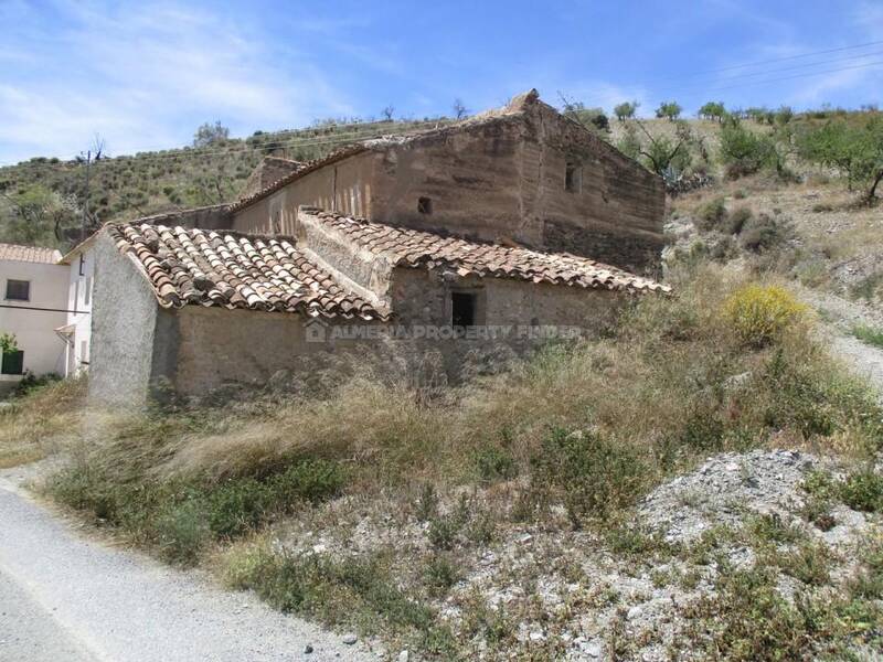 Landsted til salg i Oria, Almería