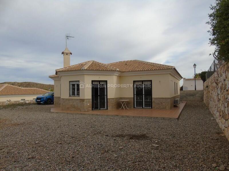 Villa en venta en Arboleas, Almería