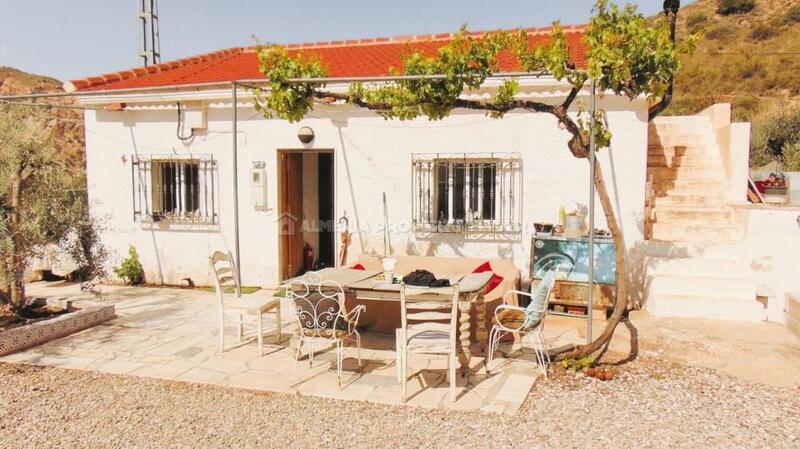 Landhaus zu verkaufen in Lijar, Almería