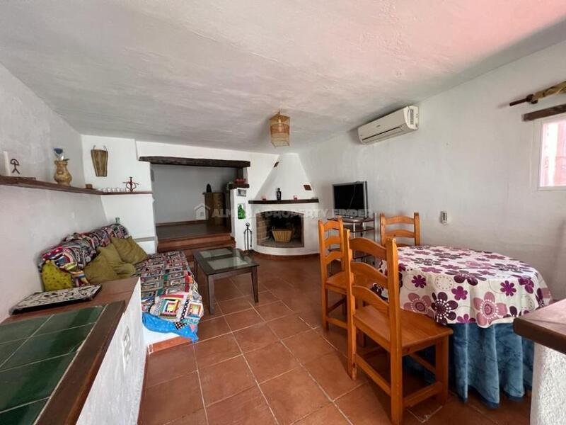 2 bedroom Country House for sale