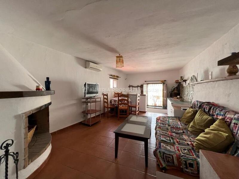 2 bedroom Country House for sale
