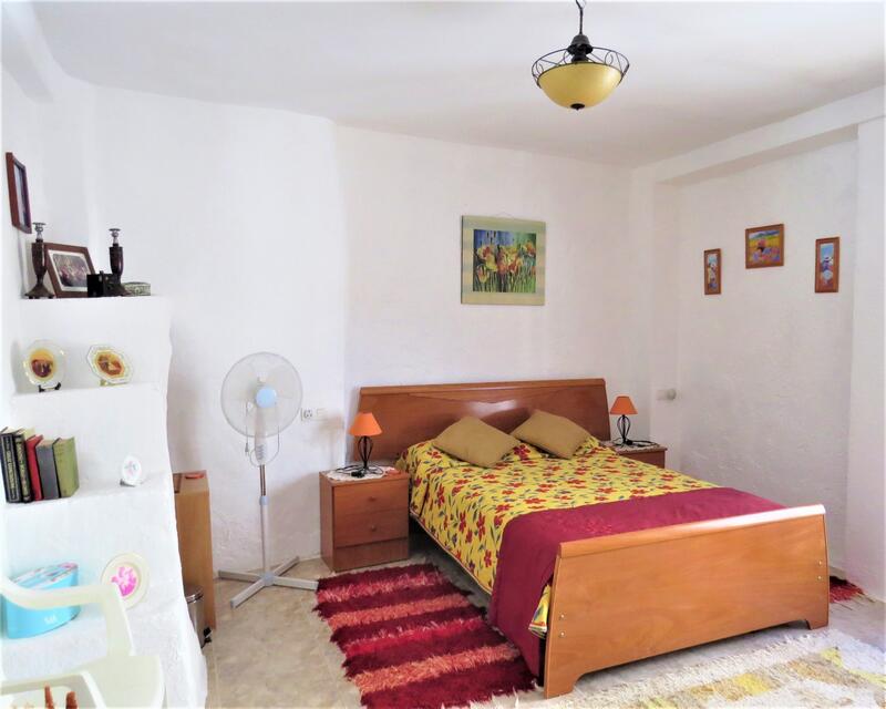 3 slaapkamer Gezinswoning Te koop