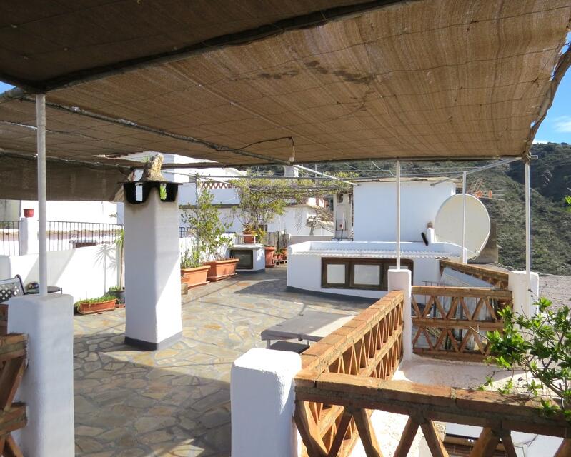 4 slaapkamer Gezinswoning Te koop