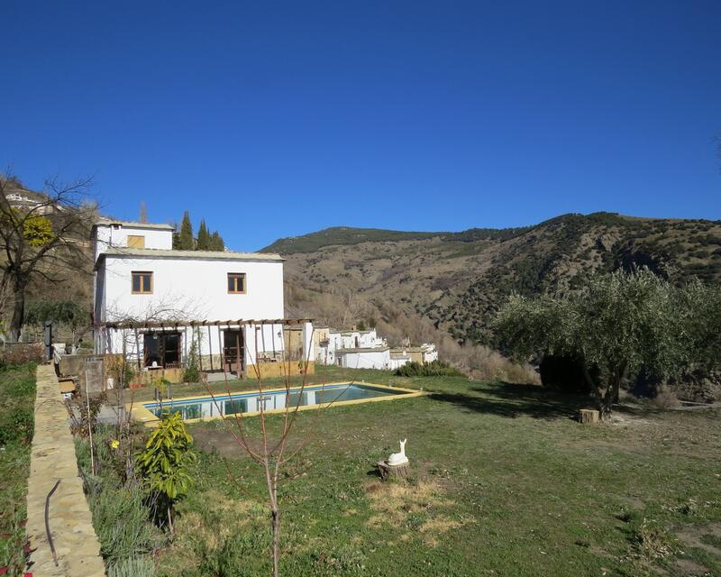 5 bedroom Country House for sale