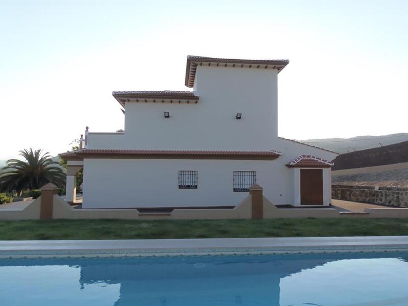 Villa for sale in Arriate, Málaga