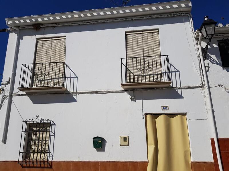 Townhouse for sale in El Cañuelo (Priego de Cordoba), Córdoba