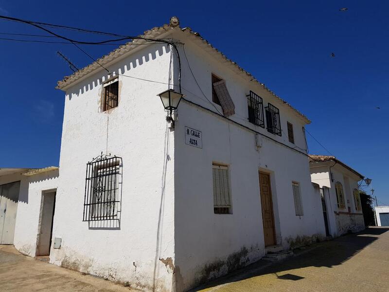 Townhouse for sale in El Poleo, Córdoba