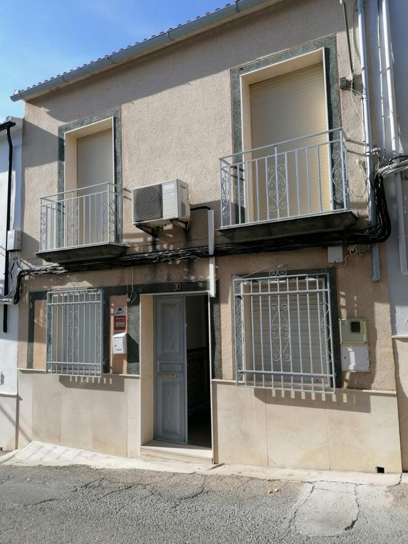 Townhouse for sale in Rute, Córdoba