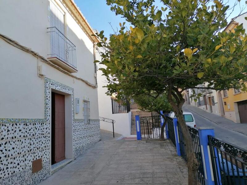 Townhouse for sale in Rute, Córdoba