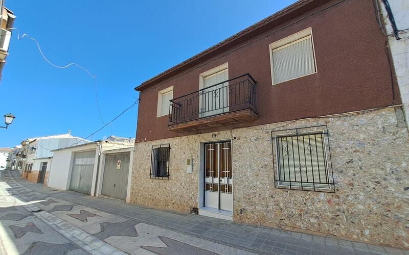 Gezinswoning Te koop in Alcaudete, Jaén