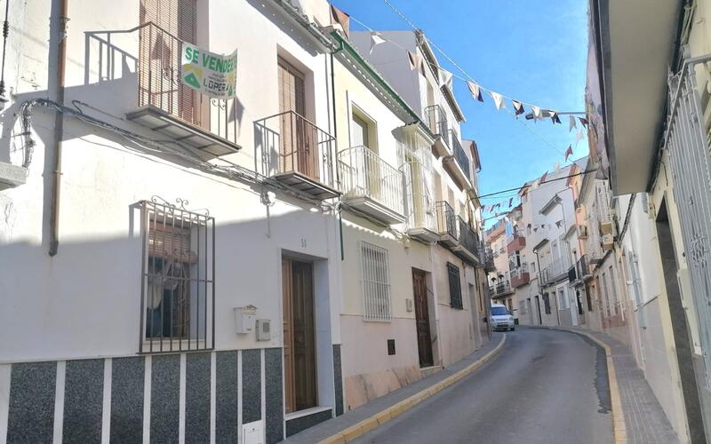 Townhouse for sale in Rute, Córdoba