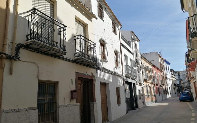 Gezinswoning Te koop in Rute, Córdoba