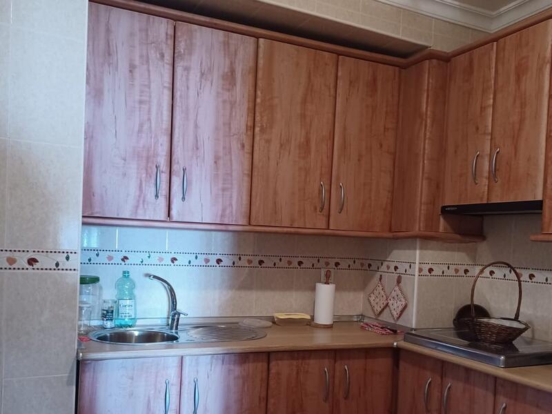 4 спальная комната городская тюрьма продается