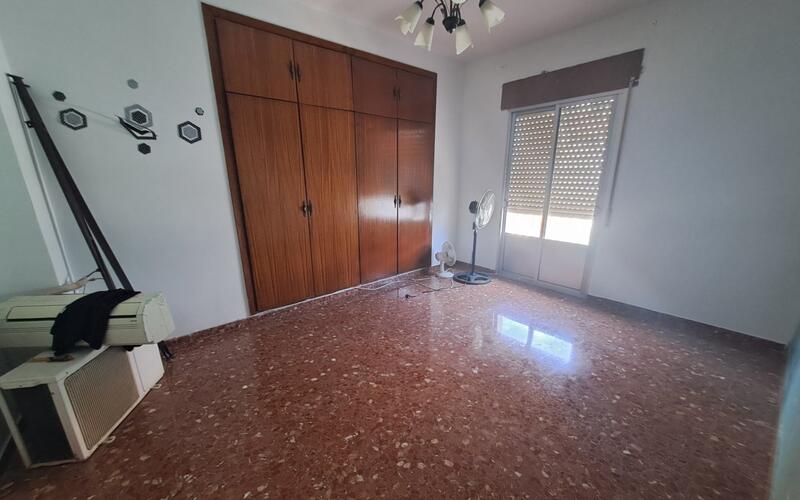 5 slaapkamer Gezinswoning Te koop