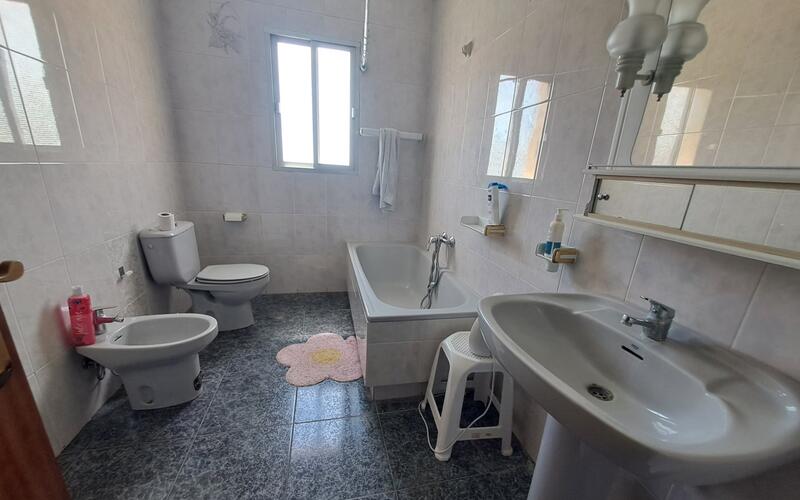 5 slaapkamer Gezinswoning Te koop