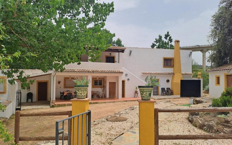 5 Cuarto Local Comercial en venta