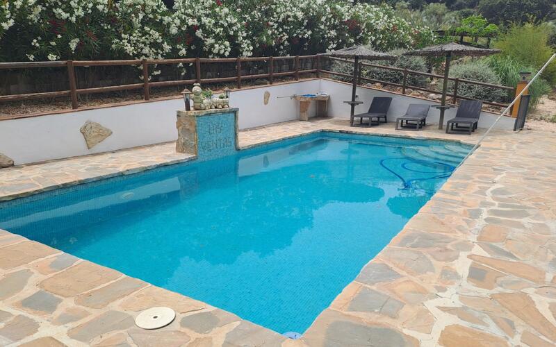 5 Cuarto Local Comercial en venta