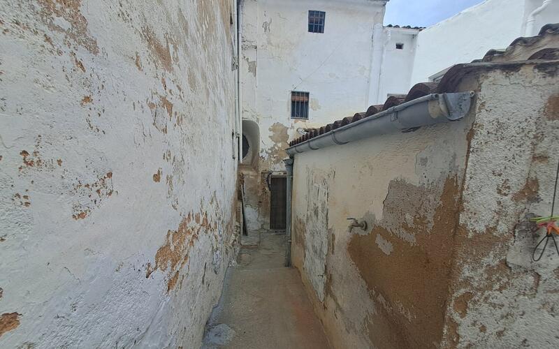 3 bedroom Townhouse for sale