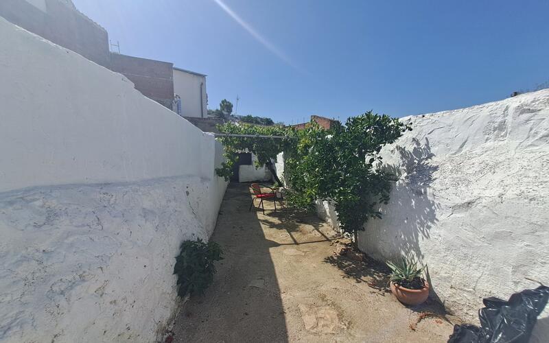 3 bedroom Townhouse for sale