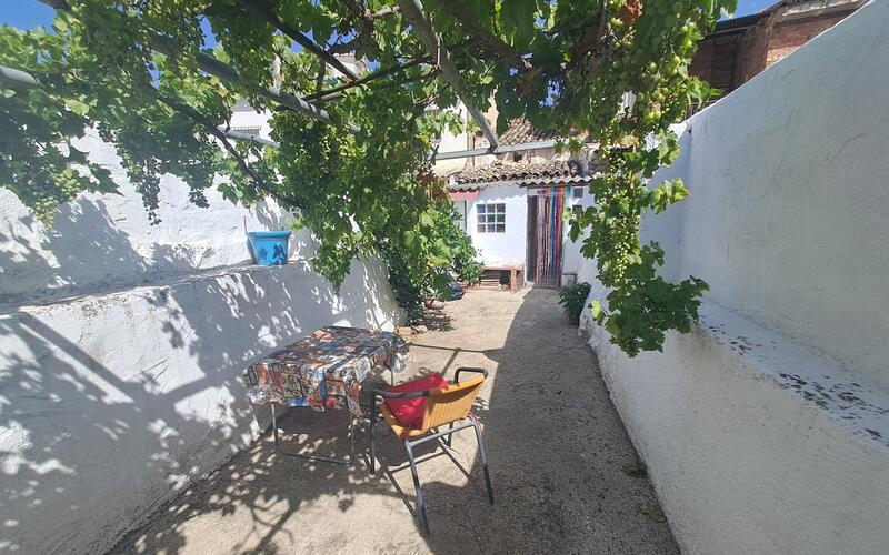 3 bedroom Townhouse for sale