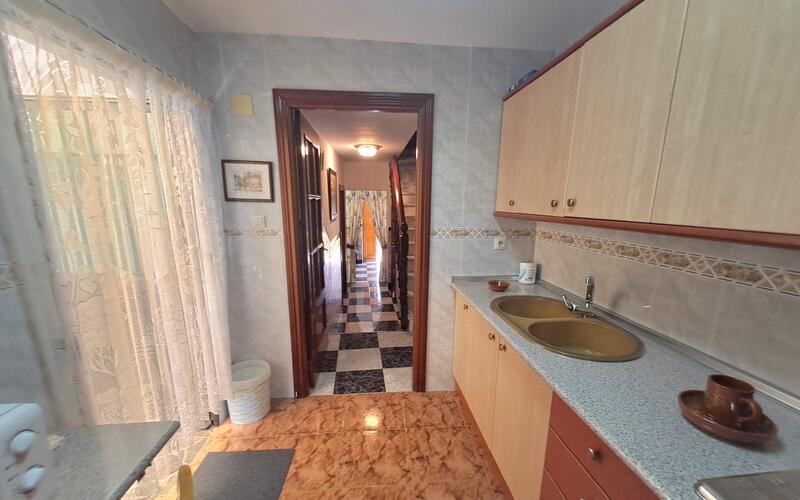4 Schlafzimmer Stadthaus zu verkaufen
