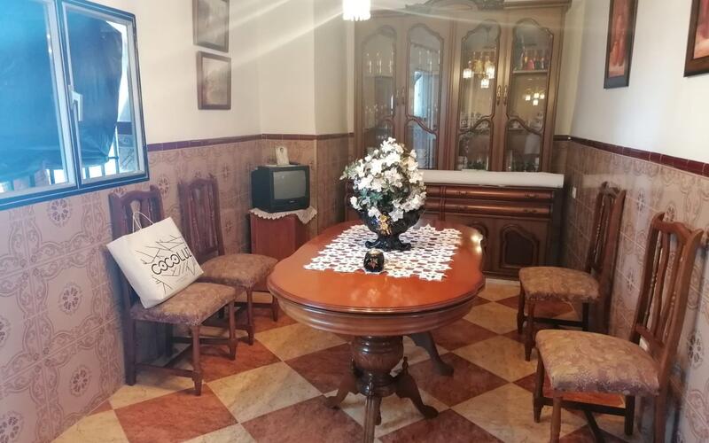 4 bedroom Townhouse for sale