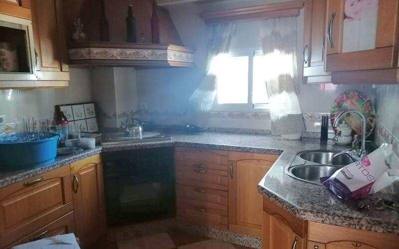 4 bedroom Townhouse for sale